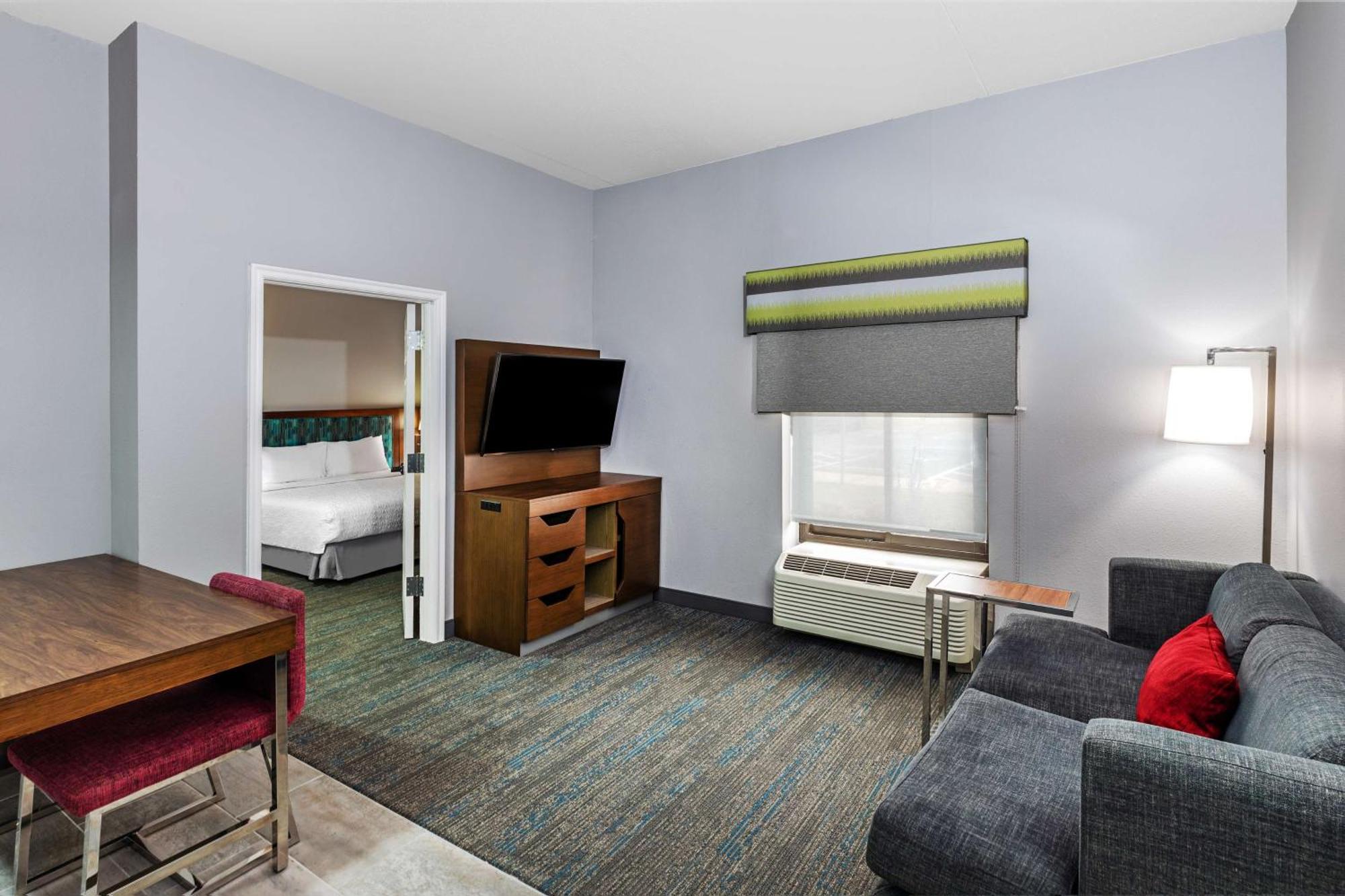 Hampton Inn & Suites Tulsa-Woodland Hills Exterior photo